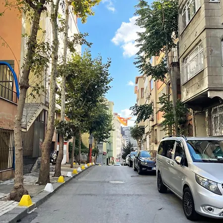 アパート 2br 2bath With Balcony Near Nisantasi And Taksim #5 イスタンブール